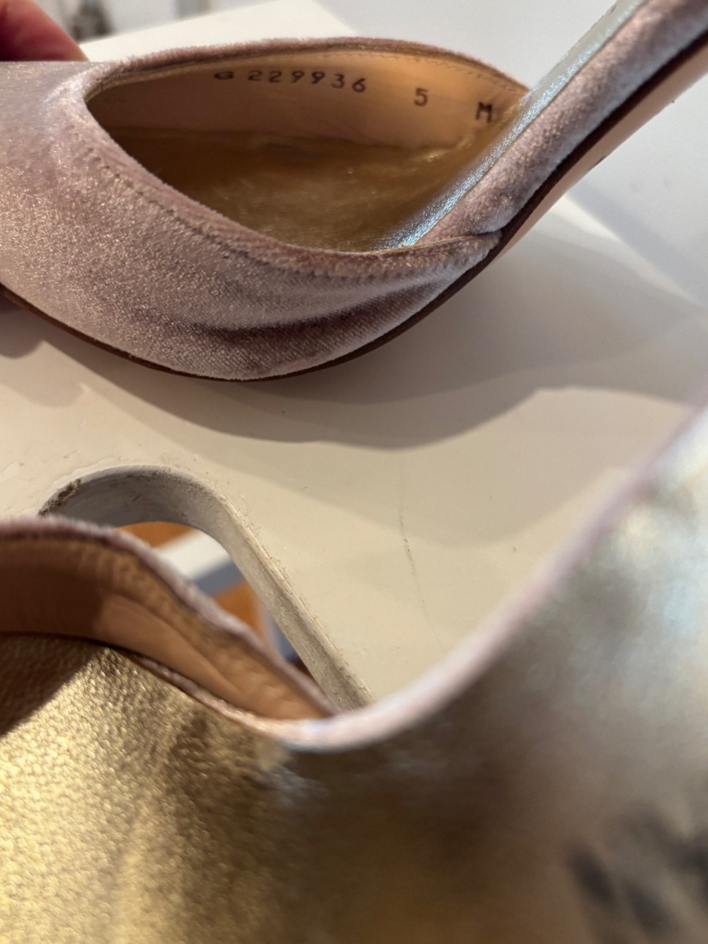 Stuart Weitzman - Picture 5 of 6
